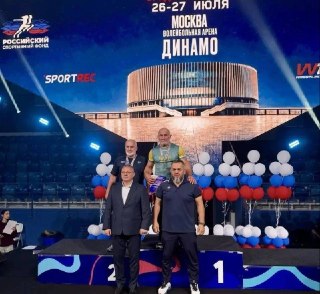 Спортсмен из Адыгеи завоевал золото на чемпионате России по борьбе